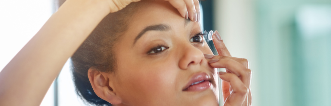 Cómo quitar las lentillas adecuadamente y evitar irritaciones o daños oculares