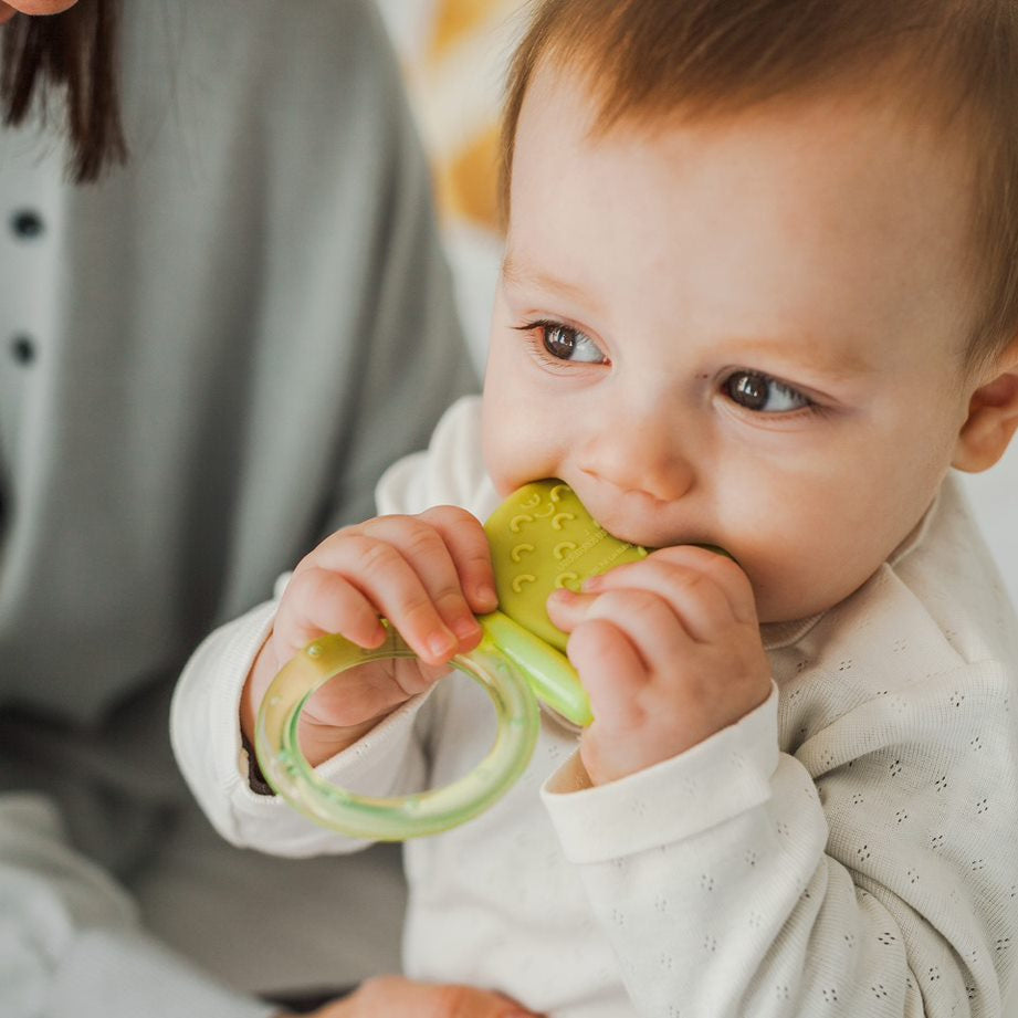 Suavinex Mordedor De Silicona Para Bebés +4 Meses. Mordedor Refrigerante. Anillo De Dentición Flexible Y Ligero. Color Verde 