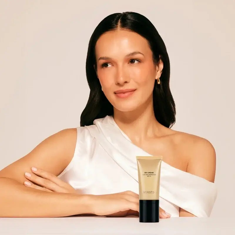 Atashi Dd Cream Hidratante Con Color Spf 15 - Tono Medio