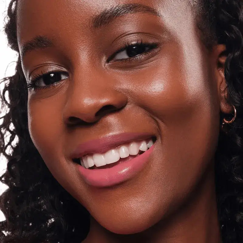 Essence Barra De Labios Satin Glow Luminous Shine 03 , 3,5 gr