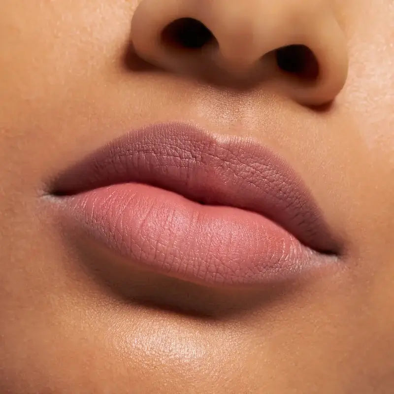 Essence Labial Mate Cremoso Blur Soufflé 02, 3,6 ml