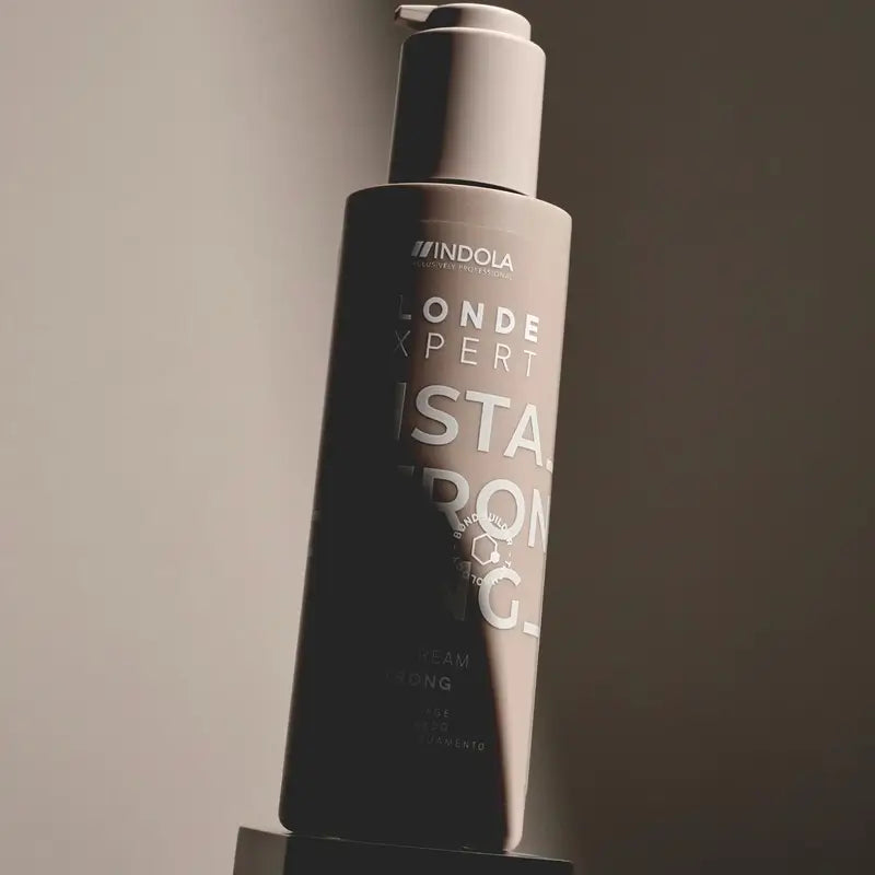 Indola Crema Sin Aclarado Insta Strong Para Rubios Profesionales, 145 Ml