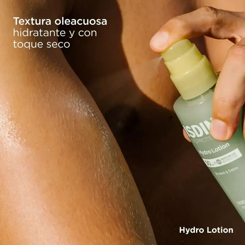 isdin hydrolotion spf 50 tiene una textura oleacuosa y un toque seco