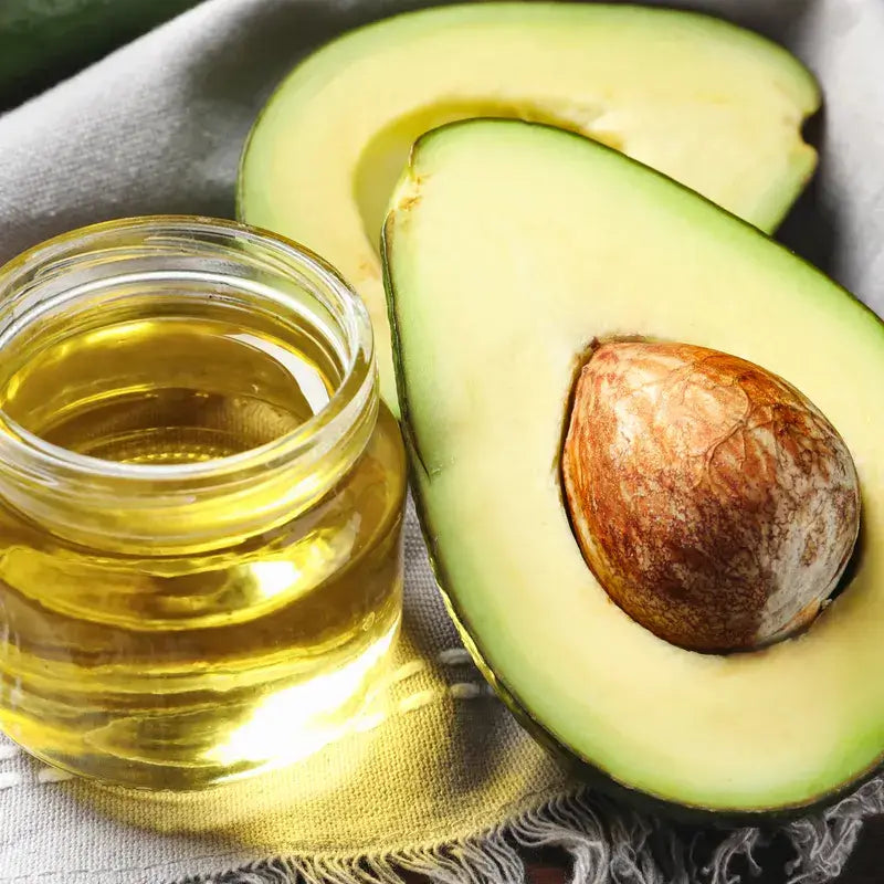 OGX Champú Queratina Brasileña, Alisa y Nutre, Cabellos Ondulados o Rizados, Suavidad y Brillo, 385ml