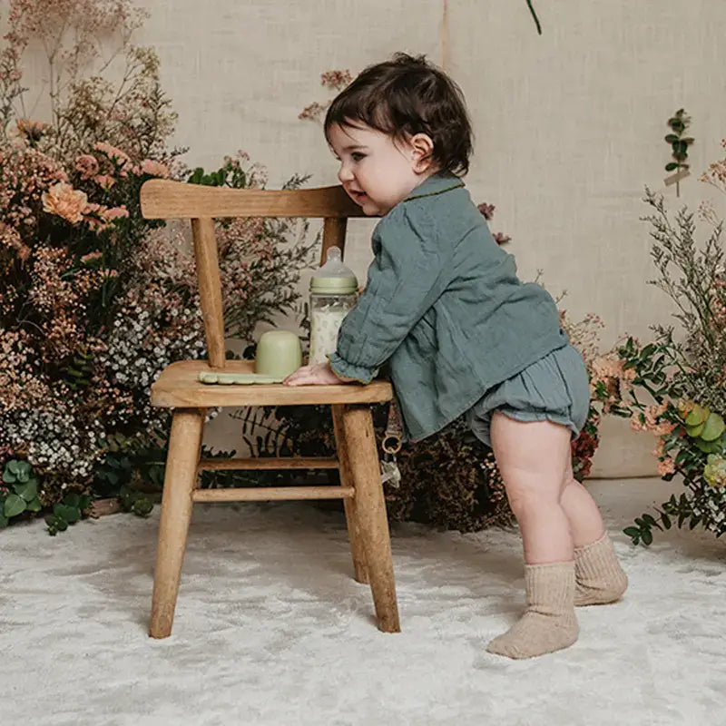 Suavinex Biberón 270 Ml, Flujo Medio (M), +3 Meses, Poetry Verde