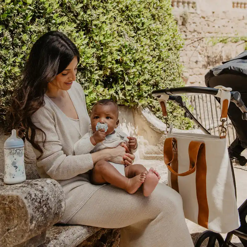 Suavinex Biberón 270 Ml, Flujo Medio (M), +3 Meses, Wonderland Flores Azul