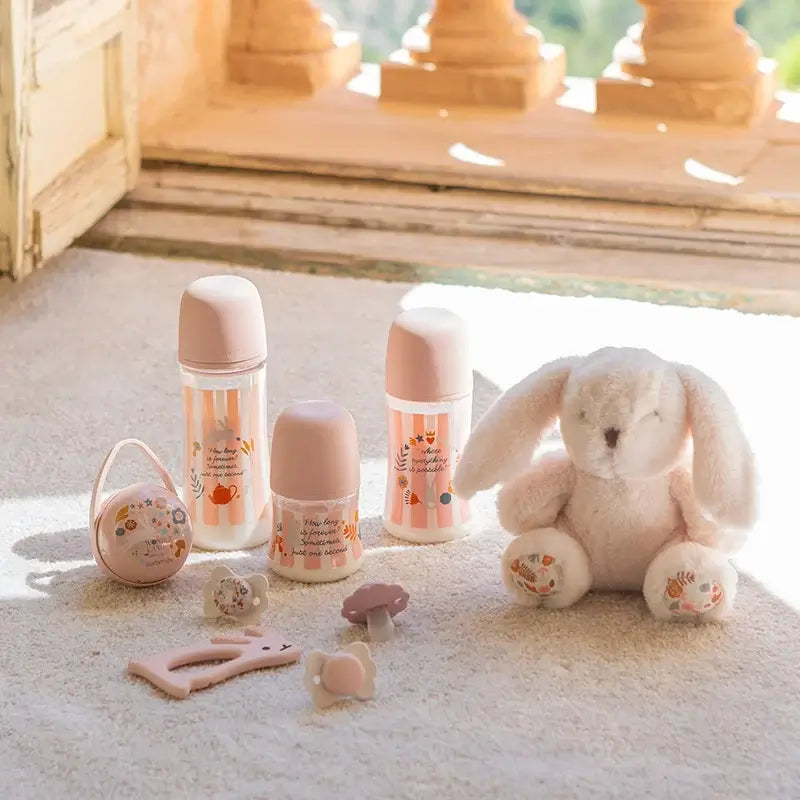 Suavinex Biberón 270 Ml, Flujo Medio (M), +3 Meses, Wonderland Rosa