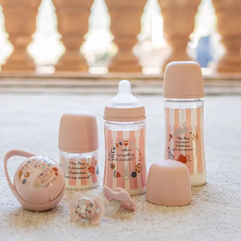 Suavinex Biberón 270 Ml, Flujo Medio (M), +3 Meses, Wonderland Rosa