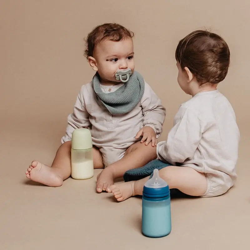 Suavinex Biberón Silicona 240 Ml, Flujo Medio (M), +3 Meses, Lime