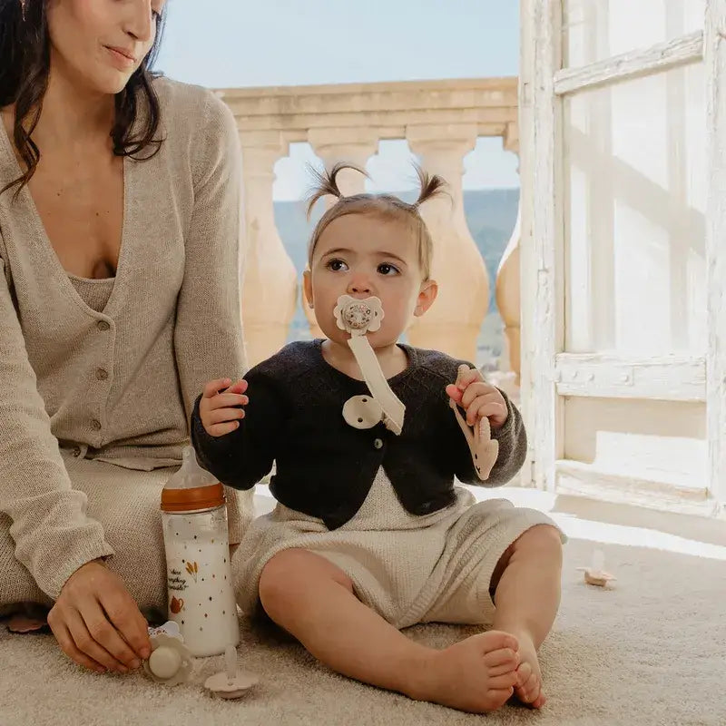 Suavinex Regalo Recién Nacido Chupete + Chupetero + Portachupetes + Mordedor. Wonderland, Beige