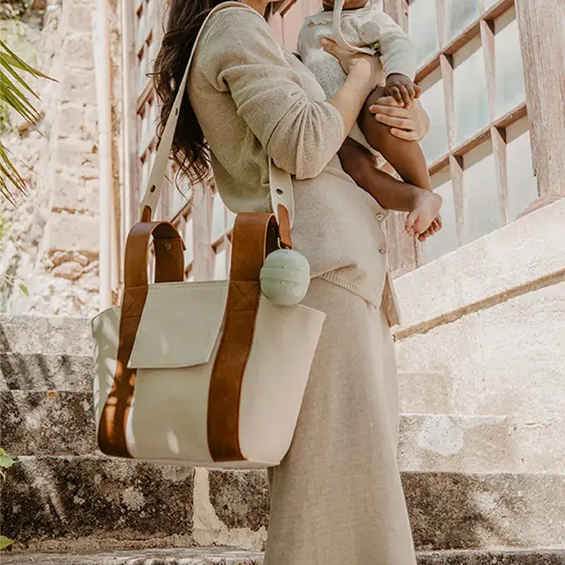 Suavinex Set Regalo Recién Nacido: Biberones + Chupete + Dosificador + Portachupetes + Chupetero, Wonderland Azul