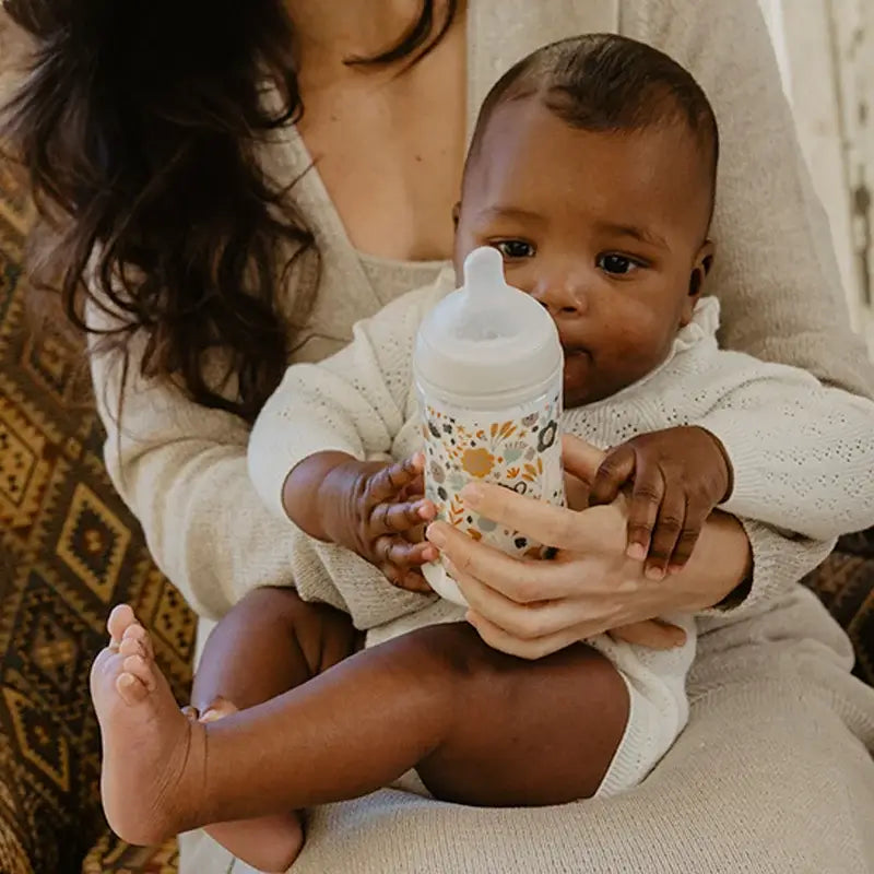 Suavinex Set Regalo Recién Nacido: Biberones + Chupete + Dosificador + Portachupetes + Chupetero, Wonderland Beige