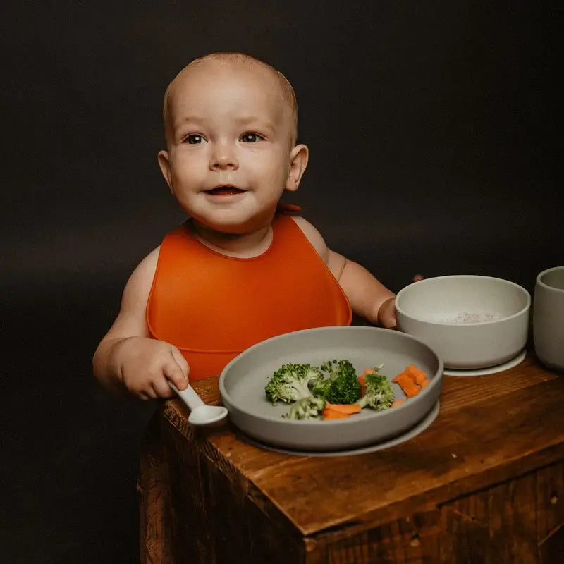 Suavinex Vajilla Silicona 4 Piezas Con Ventosa, +4 Meses, Rosa