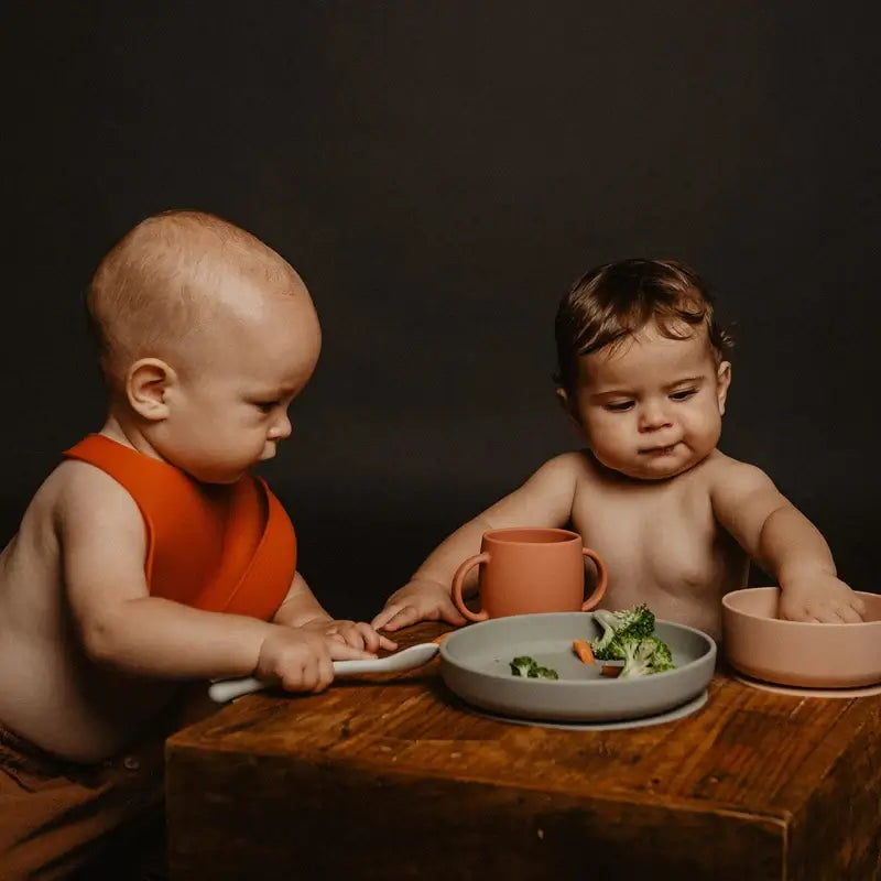 Suavinex Vajilla Silicona 4 Piezas Con Ventosa, +4 Meses, Verde